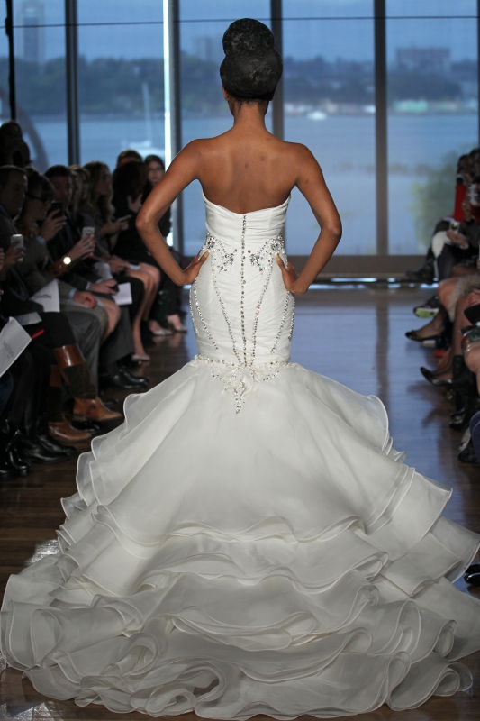 Ines Di Santo - Fall 2014 Couture Bridal - Aura Wedding Dress</p>

<p